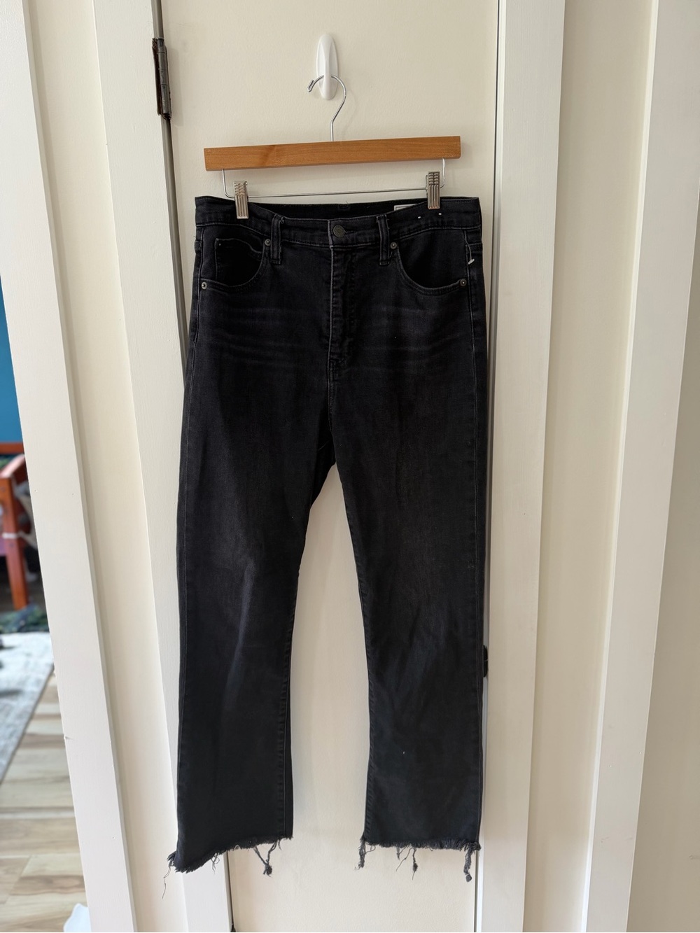 Gap Kick Fit High Rise Size 32/12T Black Denim; soft and stretchy